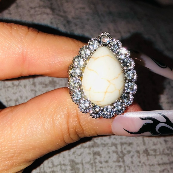 BEAUTIFUL BIG GEM RHINESTONE RINGS NEW🔥 - Picture 5 of 15